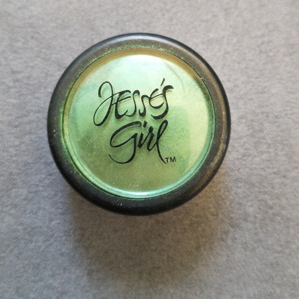 Eye shadow